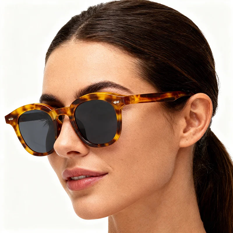 Vintage Fashion Round Sunglasses Women Men 2025 Brand Design Retro Rivet Yellow Blue Lens Square SunGlasses Male Female UV400